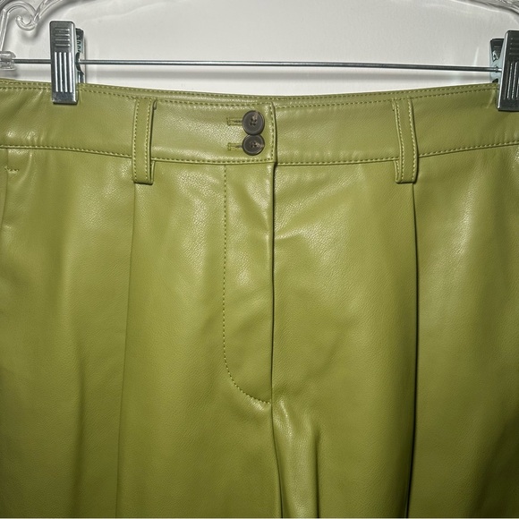 Rebecca Taylor High Waist Olive Faux Leather Shorts Size 4 - Picture 5 of 16